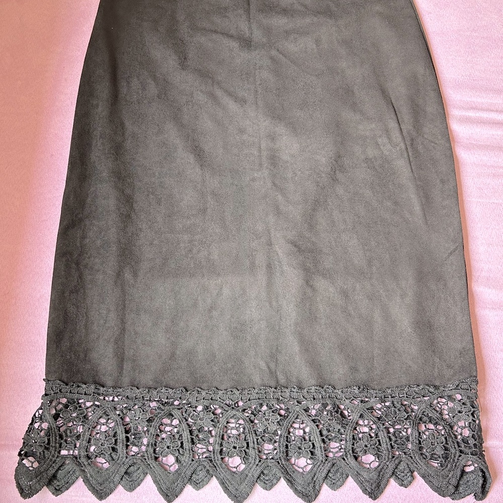 Black pencil skirt with lace
